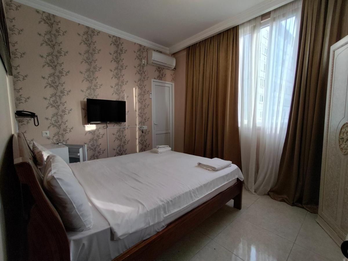 Hotel New Star Tbilisi Esterno foto