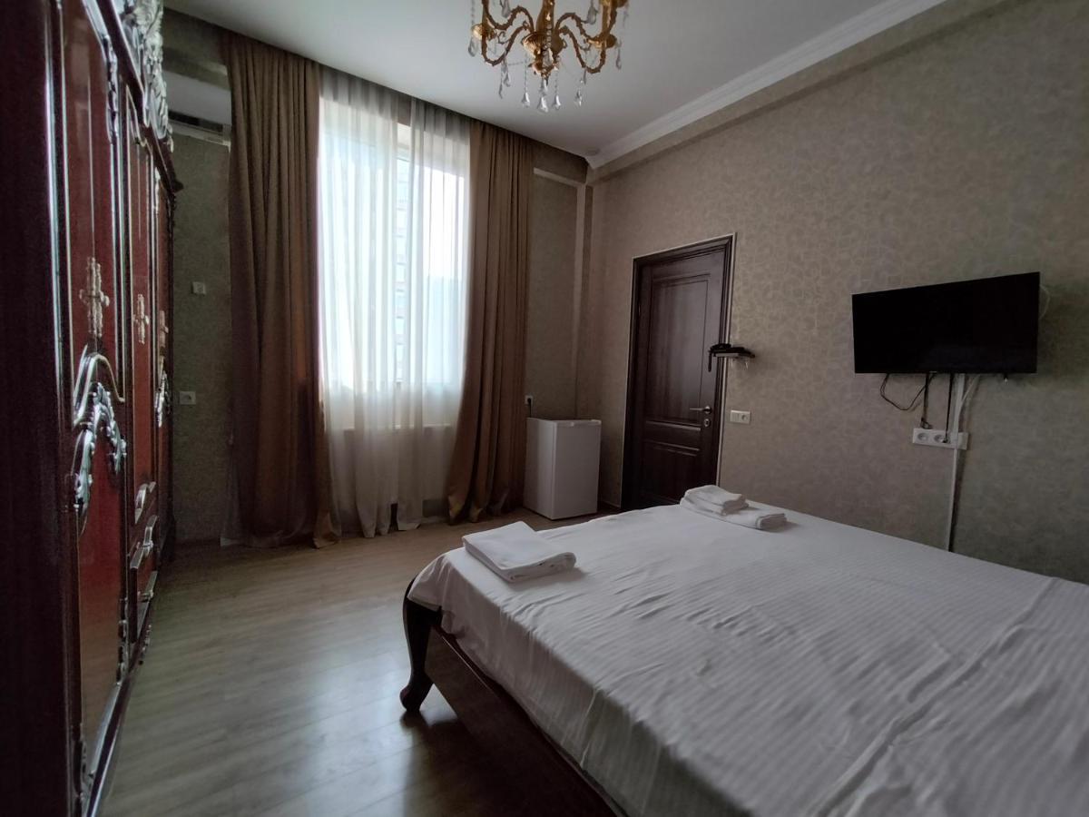 Hotel New Star Tbilisi Esterno foto